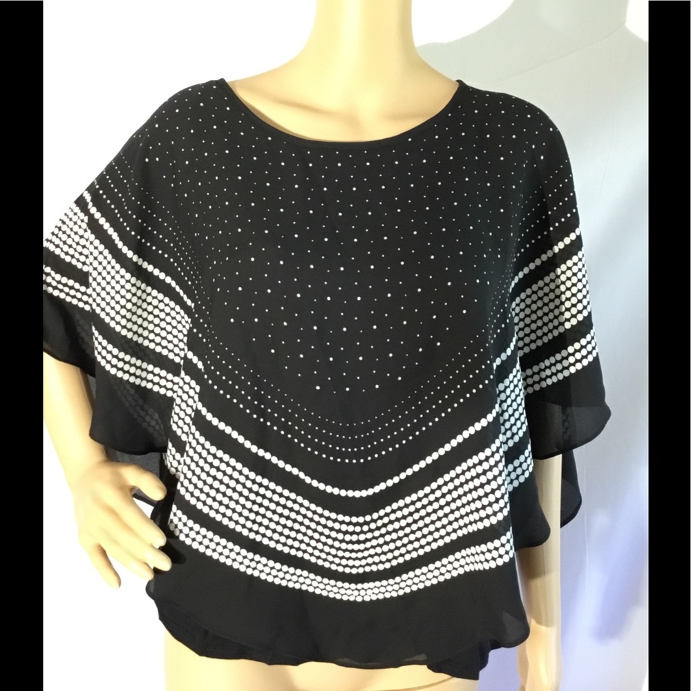ELLE Crepe Popover Top Black and White NWT